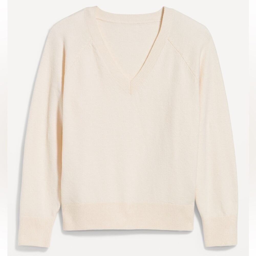 Old Navy Creme SoSoft Loose V Neck
Sweater - Picture 10 of 15